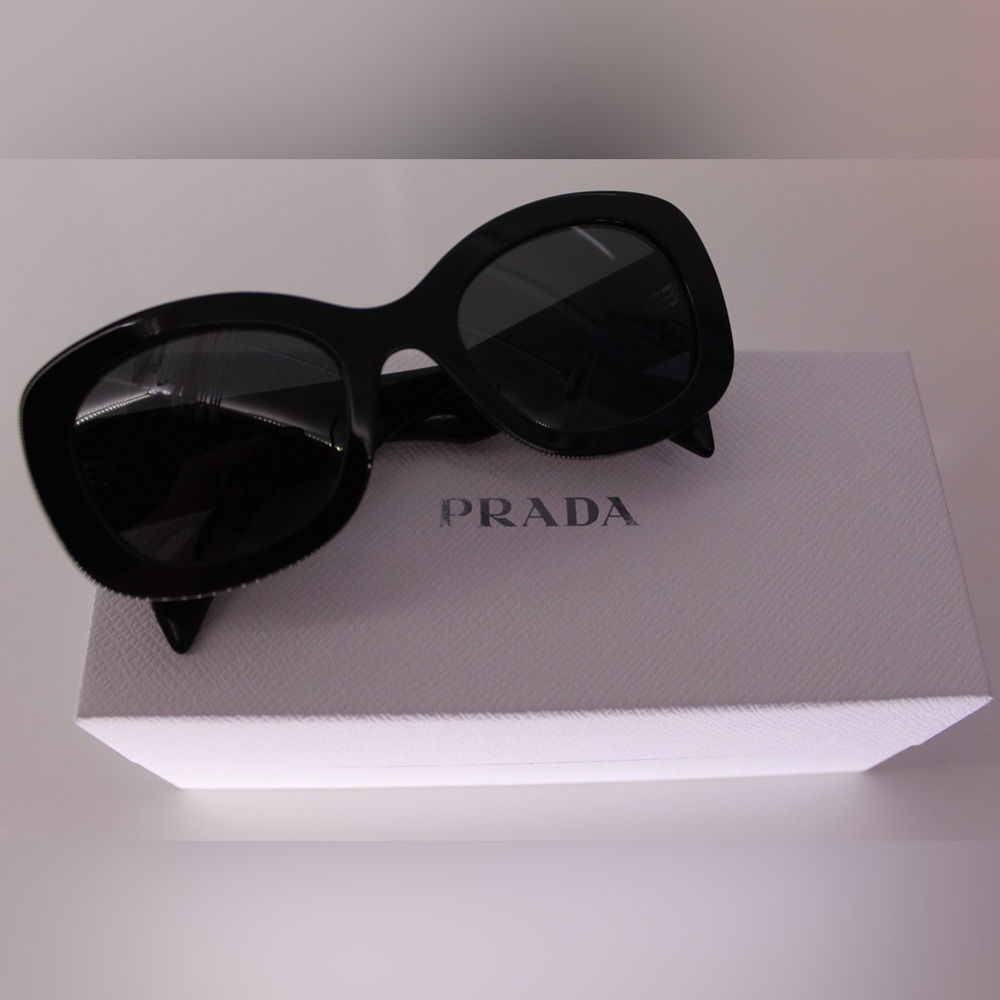 PRADA BLACK SUNGLASSES 
PR A13S